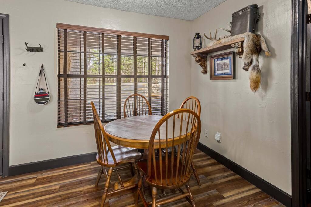 Stonegate Lodge Bear'S Den Kitchen, Pool, Firepit, Wifi ,Smart Tvs Eureka Springs Exterior foto