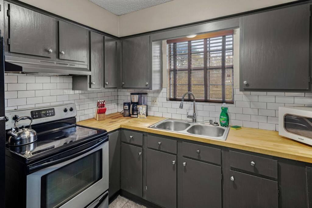Stonegate Lodge Bear'S Den Kitchen, Pool, Firepit, Wifi ,Smart Tvs Eureka Springs Exterior foto